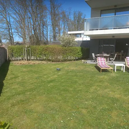 Monastery Garden - 2 Singles And Little - Bed & Free Breakfast - Shared Where Landlord Lives *